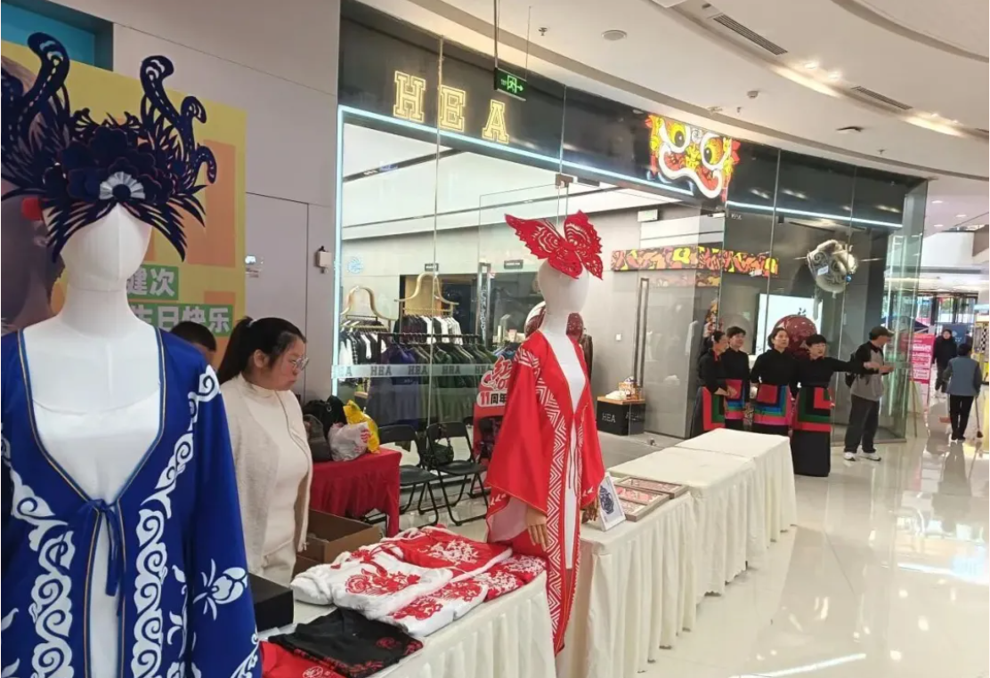 “国潮非遗 礼赞华诞”非遗展示与互动体验活动圆满落幕